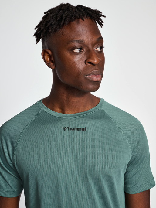 hmlMT BOW T-SHIRT, 7406, model