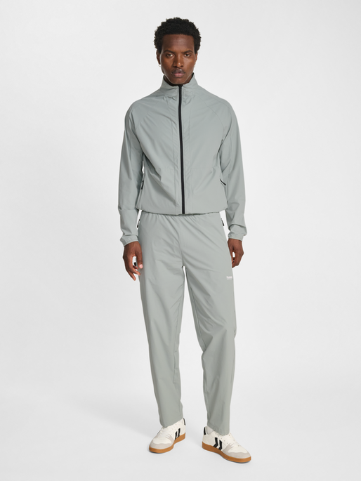 hmlPULSE PANTS, BELGIAN BLOCK, model