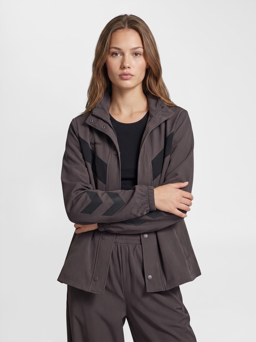 hmlI-D FUNNEL NECK STRIPE JACKET, SHALE, model