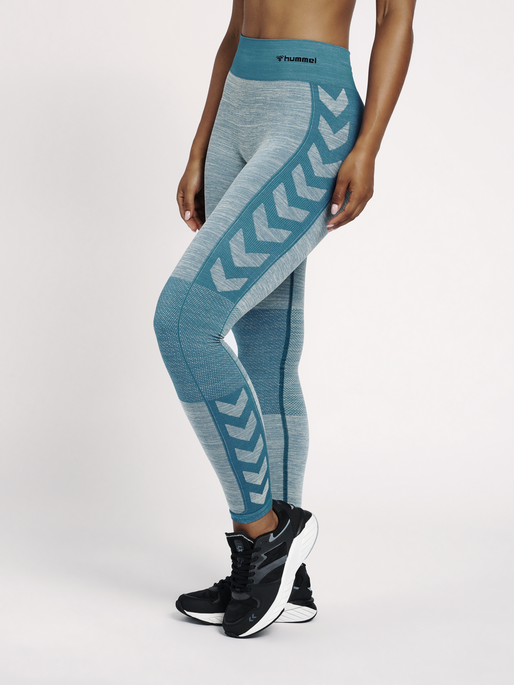 hmlCLEA SEAMLESS MID WAIST TIGHTS, BLUE CORAL, model