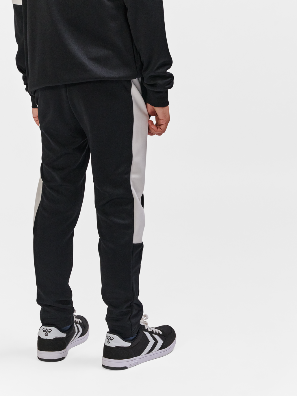 hmlRUNNER PANTS, BLACK, model
