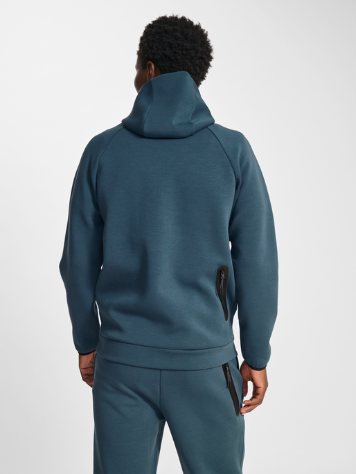 hmlTECH FLEECE REGULAR ZIP HOODIE, STARGAZER, model