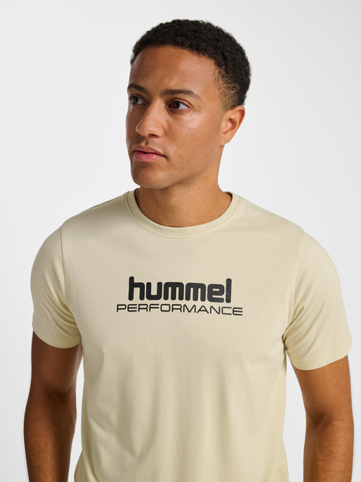 hmlPULSE GRAPHIC T-SHIRT S/S, OVERCAST, model