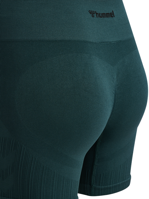 hmlMT DEFINE SEAML SCRUNCH SHORTS, GREEN GABLES hmlMT DEFINE SEAML SCRUNCH SHORTS, GREEN GABLES, packshot