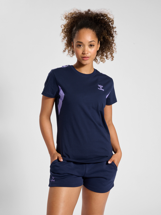 hmlSTALTIC COTTON T-SHIRT S/S WOMAN, 7220, model