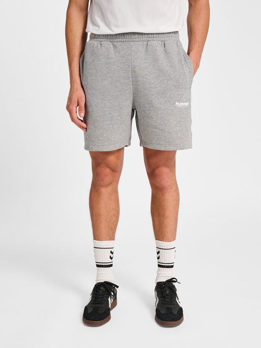hmlLEGACY 2.0 SHORTS, GREY MELANGE, model