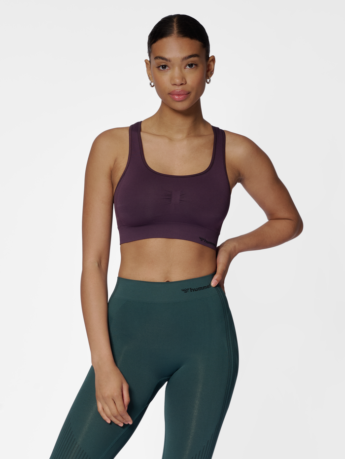 hmlMT SHAPING SEAMLESS SPORTS TOP, PLUM PERFECT, model