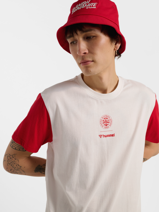 DBU 26 FAN RED-WHITE TEE SS, WHITE/TANGO RED, model