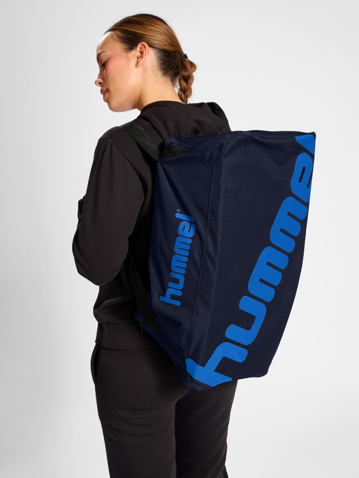CORE SPORTS BAG, DRESS BLUES, model