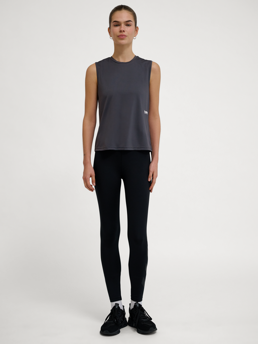 hmlPULSE WORKOUT W TANKTOP, EBONY, model