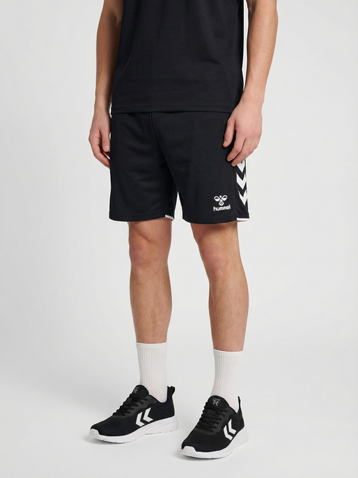 hmlCORE 2.0 SHORTS, BLACK/WHITE, model