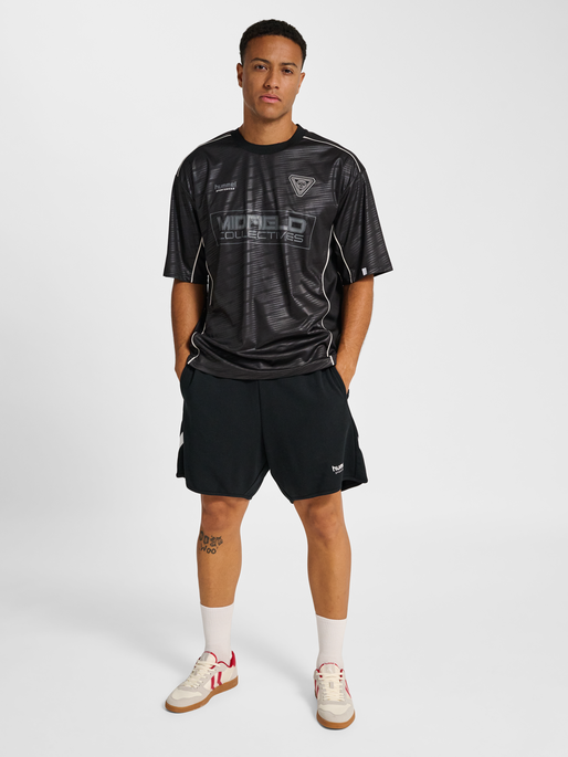 hmlLOOSE TIGER SOCCER JERSEY S/S, BLACK, model