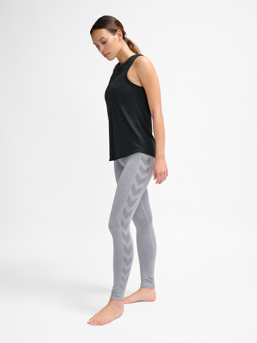 hmlCI SEAMLESS MW SCRUNCH TIGHT, GREY MELANGE, model