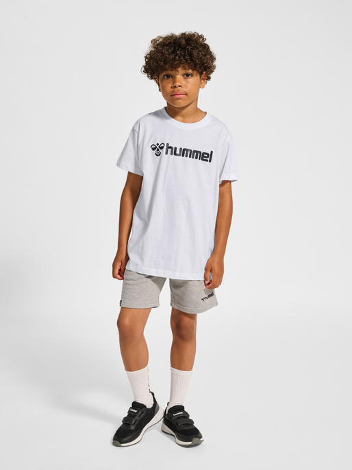 hmlMOVER COTTON T-SHIRT S/S KIDS, WHITE, model