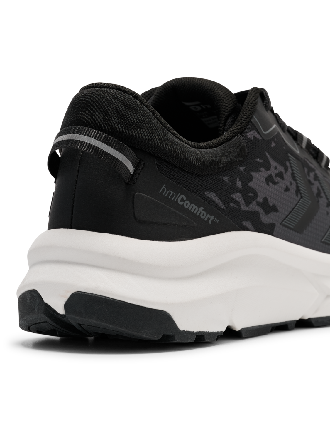 EARTH TRAIL ONE, BLACK, packshot