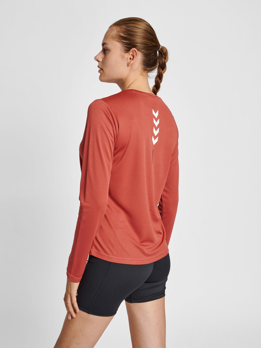hmlTE TOLA T-SHIRT L/S, APPLE BUTTER, model