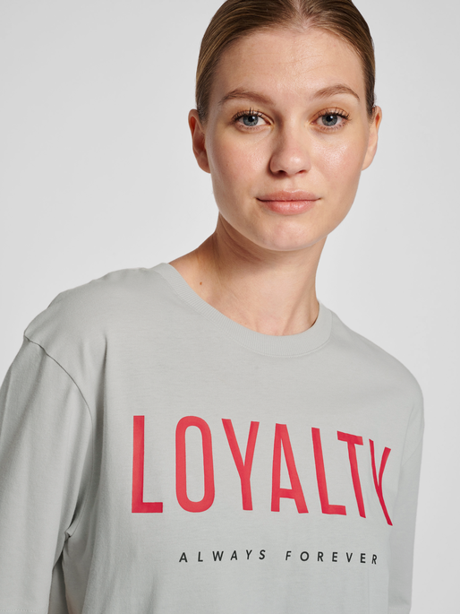 hmlLGC LOYALTY T-SHIRT, 2399, model