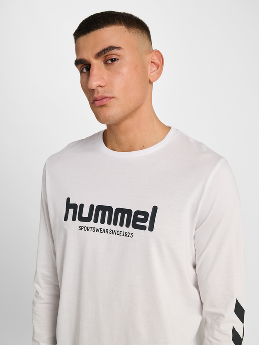 hmlLEGACY 2.0 T-SHIRT L/S, WHITE, model