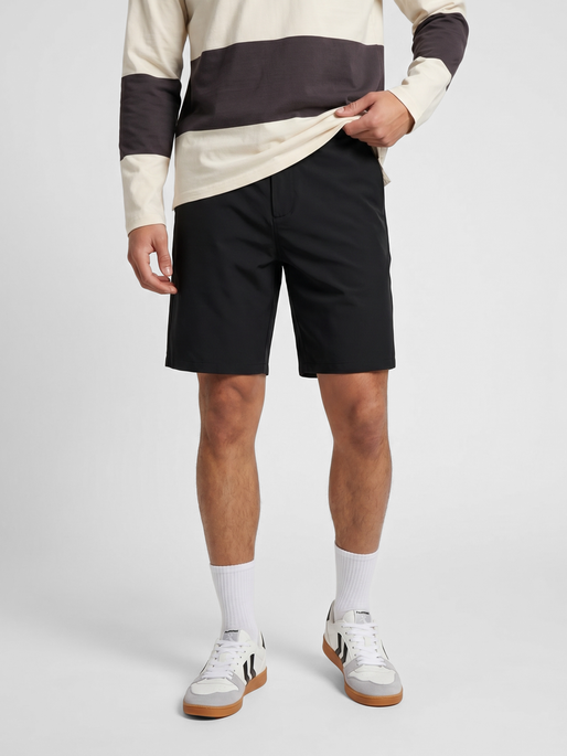 hmlI-D BIG SHORTS, BLACK, model