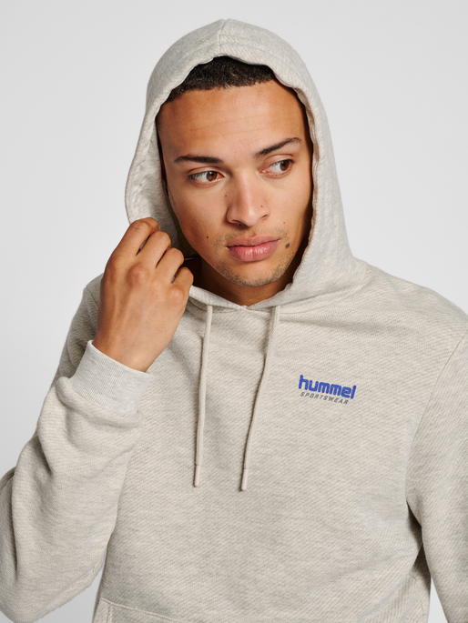 hmlLGC AUSTIN HOODIE, LEGACY MELANGE, model