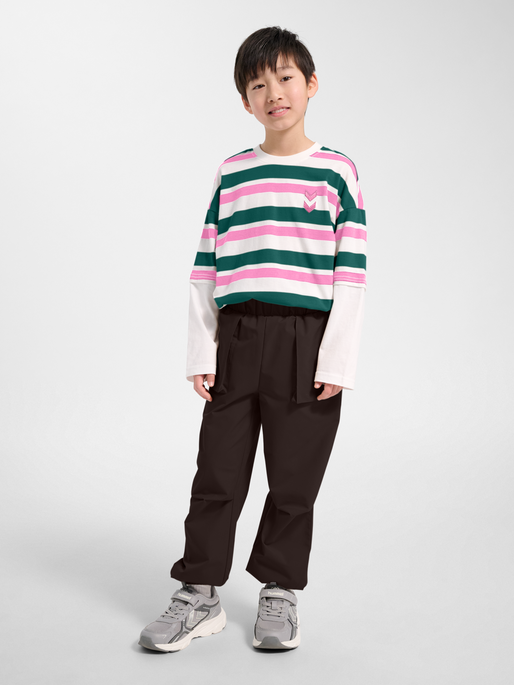 hmlJR JUMP BOXY ELASTIC SWEATPANTS, CHOCOLATE TORTE, model