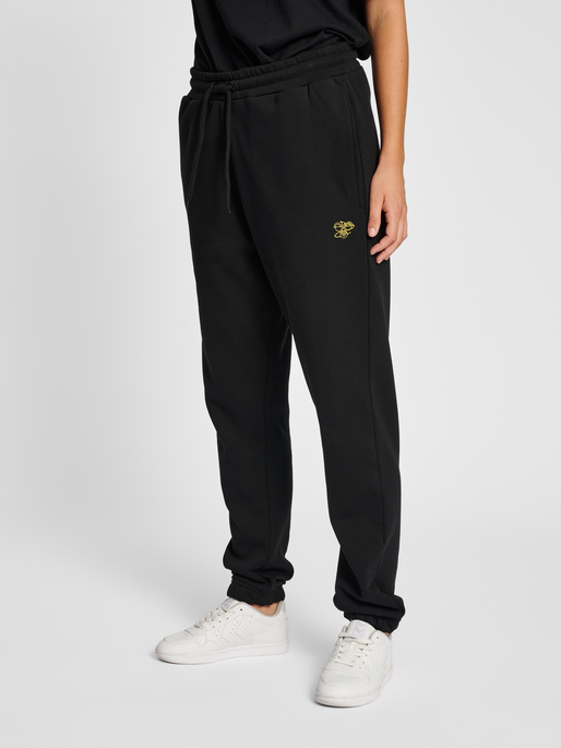 hmlAMNESTY SWEATPANTS, BLACK, model