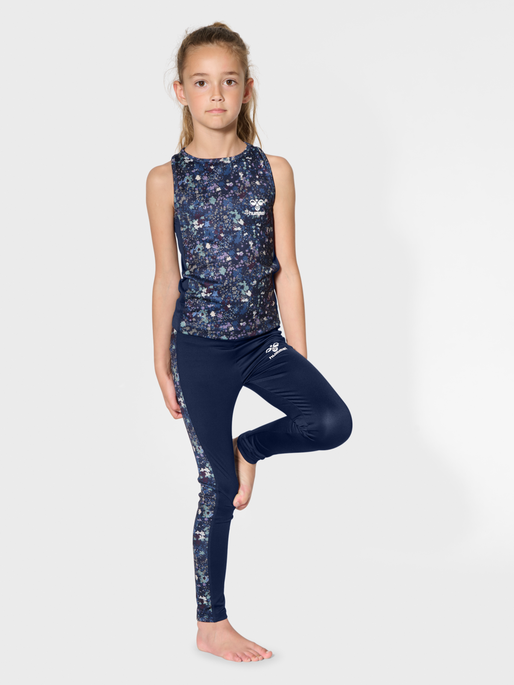 hmlLUCA TOP, BLACK IRIS, model