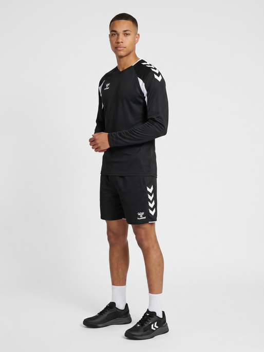 hmlCORE 2.0 TRAINING SHORTS, BLACK/WHITE, model