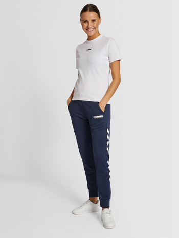 hmlLEGACY POLY WOMAN REGULAR PANTS, BLUE NIGHTS, model