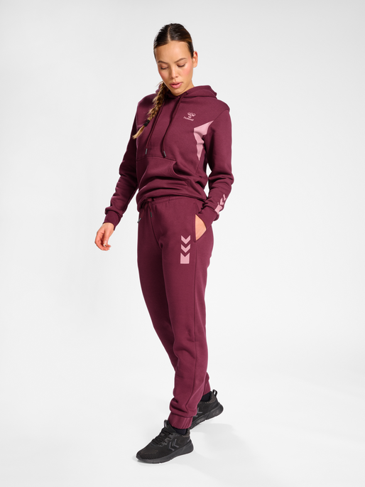 hmlACTIVE SWEATPANTS WOMAN, BURGUNDY, model