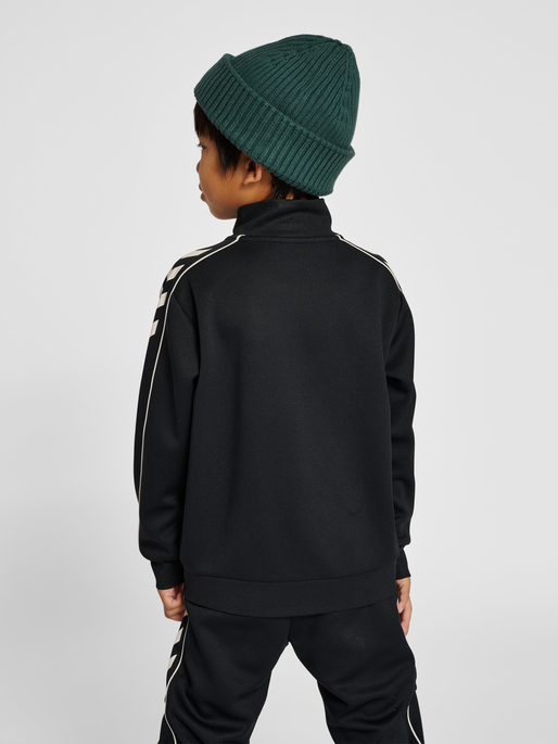 Flamestrike track suit sales