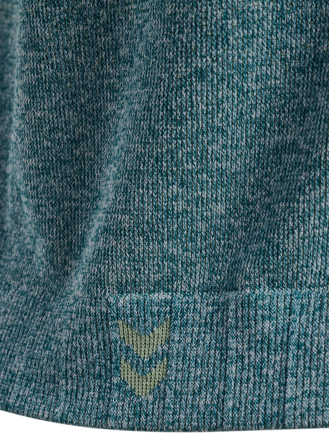 hmlYOGA SEAMLESS GRADIENT CROP TOP, BALSAM/FROSTY GREEN, packshot