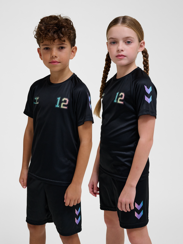 hmlSHIMMER T-SHIRT S/S, BLACK, model