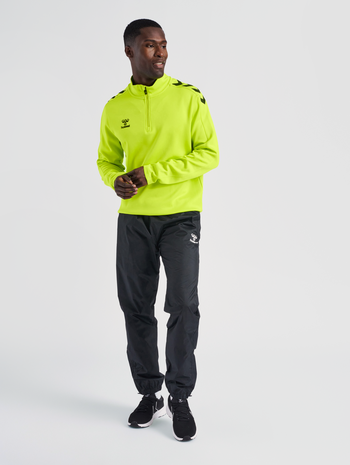 hmlCORE XK HALF ZIP POLY SWEAT, LIME POPSICLE, model