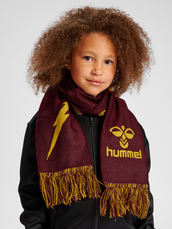 hmlHARRY POTTER SCARF, CATAWBA GRAPE, model