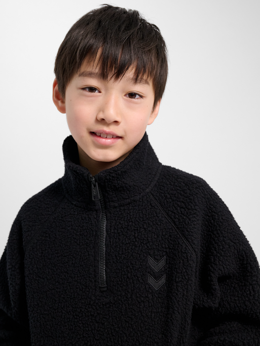 hmlJR MARTINI HALF ZIP JACKET, BLACK BEAUTY, model