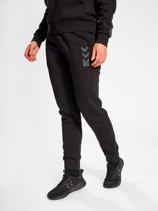 hmlACTIVE SWEATPANTS WOMAN, BLACK, model