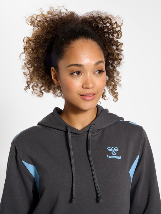 hmlSTALTIC COTTON HOODIE WOMAN, MAGNET, model