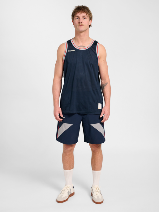 hmlWORLD 26 MESH TANK TOP, DARK SAPPHIRE, model