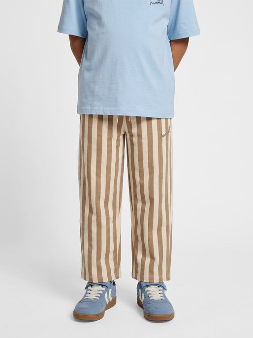 hmlMIO CROPPED PANTS, SILVER MINK, model