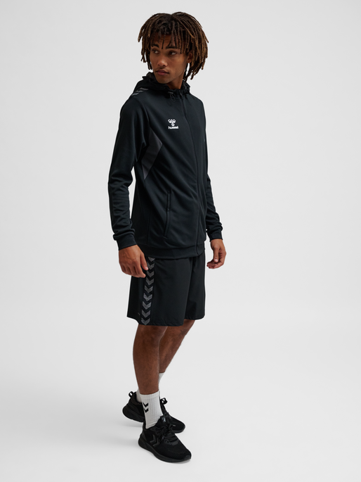 hmlAUTHENTIC PL ZIP HOODIE, BLACK, model