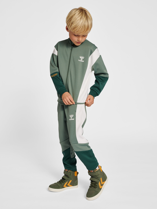 hmlJASON ZIP JACKET, 6575, model