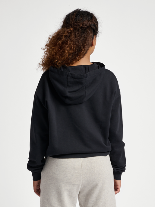 hmlHIVE WADE HOODIE, BLACK, model