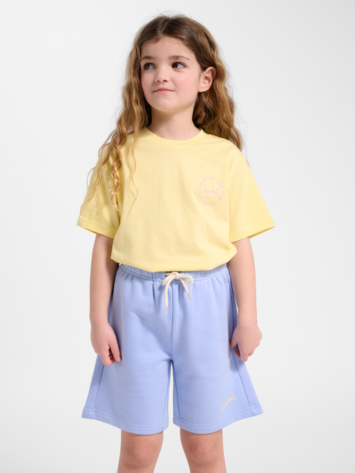 hmlJR REG GRAPHIC T-SHIRT S/S, MELLOW YELLOW, model