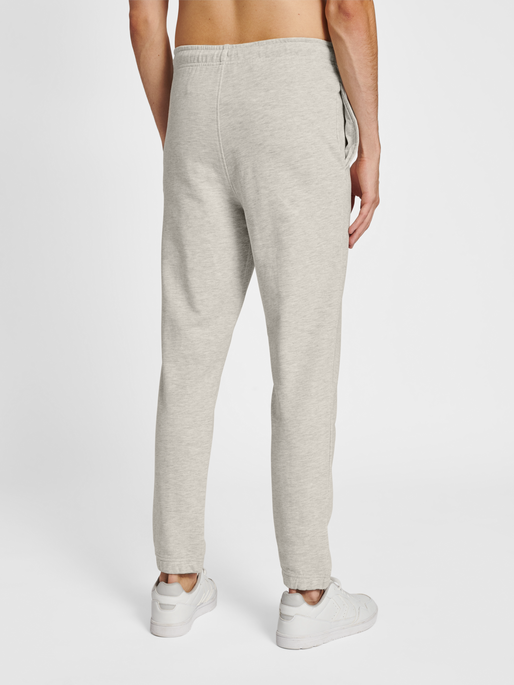 hmlLGC GABE SWEATPANTS, TOFU MELANGE, model