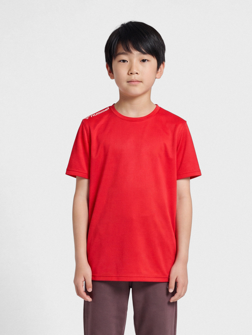 hmlRUN JERSEY S/S KIDS, TANGO RED, model