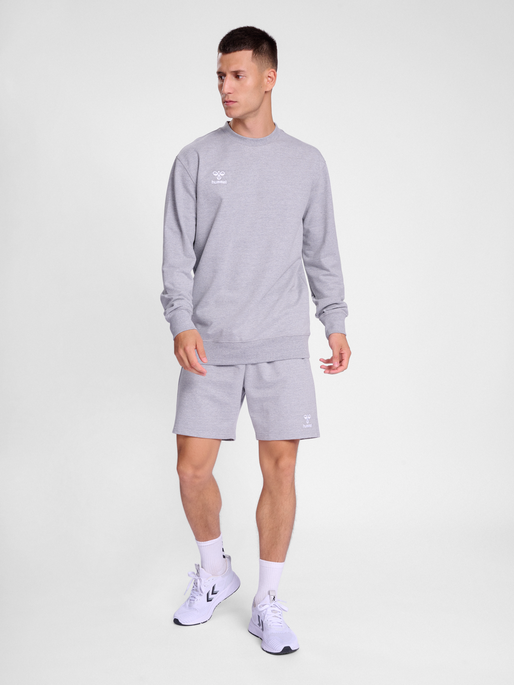 hmlGO 2.0 SWEATSHIRT, GREY MELANGE, model