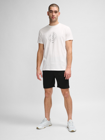 hmlTE FLEX MESH SHORTS, BLACK, model