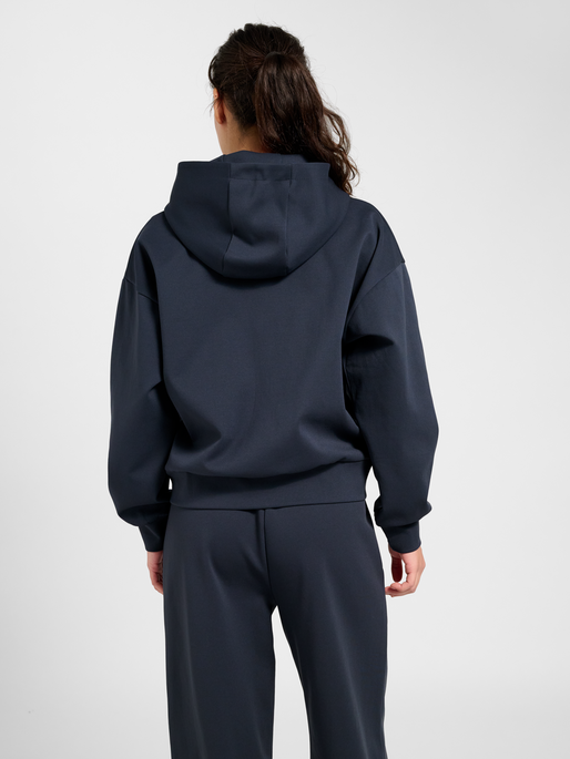 hmlDEFENDER W ZIP HOODIE, EBONY, model