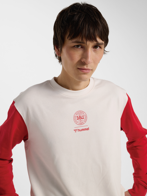 DBU 26 FAN RED-WHITE TEE LS, WHITE/TANGO RED, model